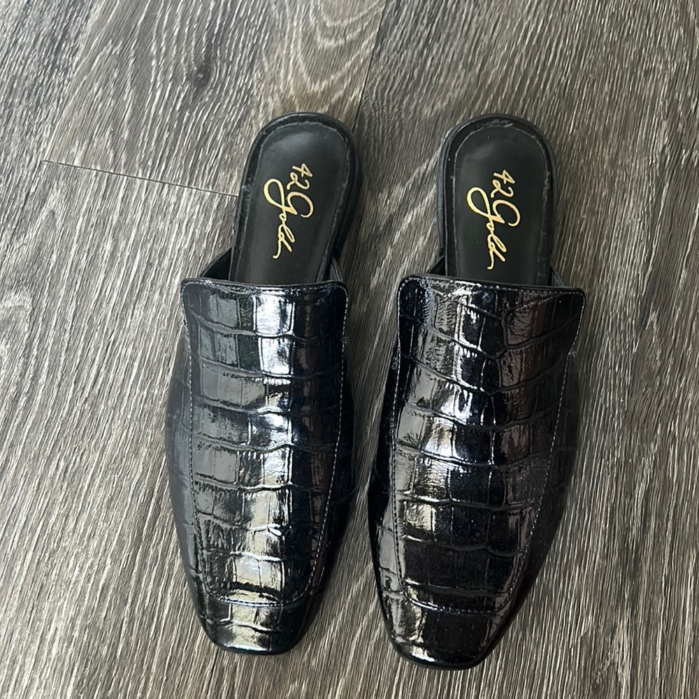 42 Gold Black Mules